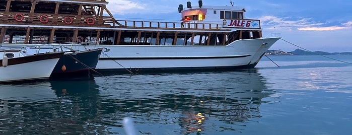 Ayvalık Yat Limanı is one of Locais curtidos por Onur Emre📍.