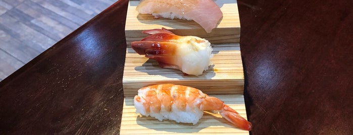 Sushi Hana is one of Locais curtidos por chitaphol.