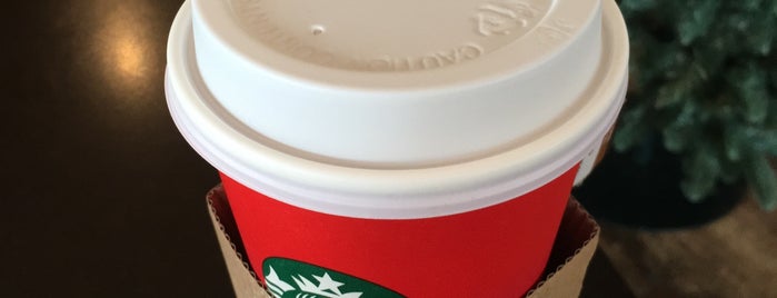 Starbucks is one of Marisa : понравившиеся места.