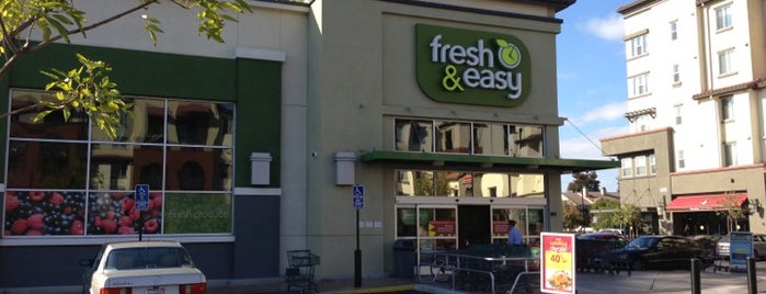 Fresh & Easy Neighborhood Market is one of สถานที่ที่ Kevin ถูกใจ.