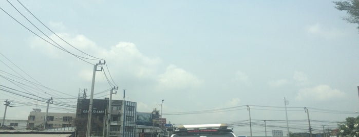 Kaset-Nawamin Circuit is one of Bangkok.