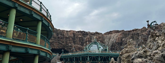 Mysterious Island is one of ディズニー.