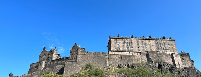 Edinburgh is one of Tempat yang Disukai Ken.