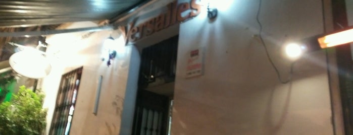 Versalles is one of Sevilla.