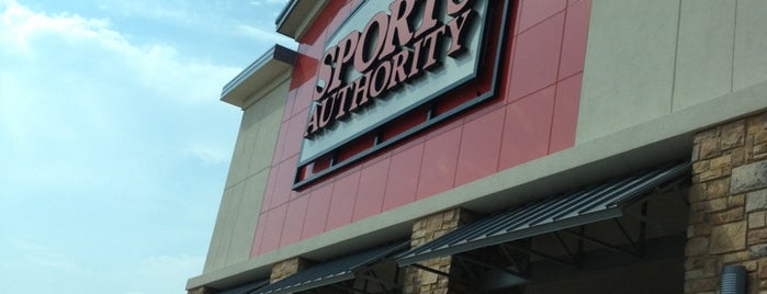 Sports Authority is one of Brandon 님이 좋아한 장소.