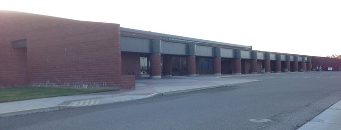 Vandenberg AFB Commissary is one of Locais curtidos por Kari.