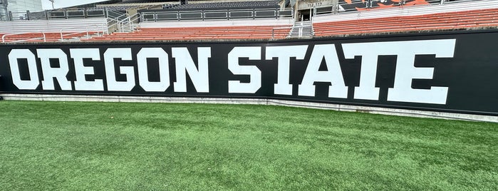 Reser Stadium is one of College Football Stadiums.