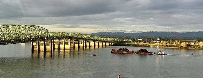Columbia River is one of Portlandia.