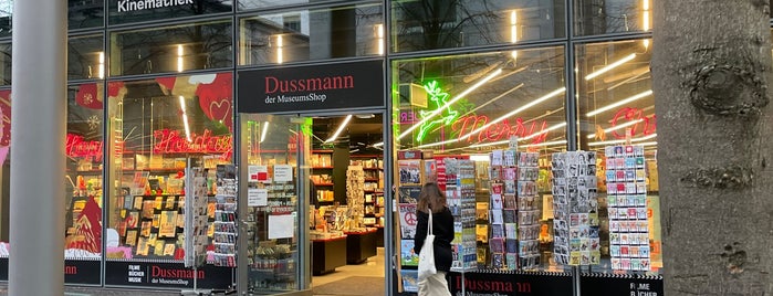 Dussmann der MuseumsShop is one of Berlin : Tu Byłam.
