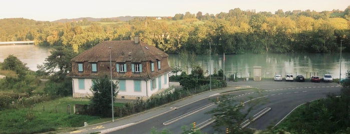 Frontière France/Suisse is one of Tempat yang Disukai Jon.