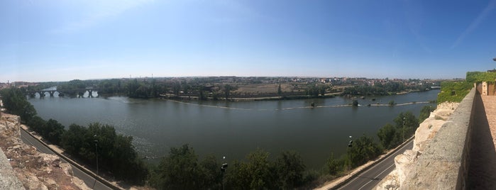 Mirador de El Troncoso is one of Tempat yang Disukai Lara.