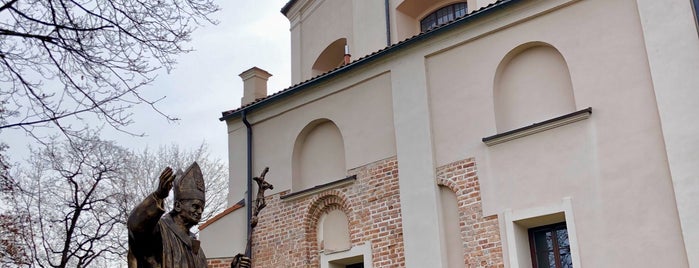 Trakų Šv. Mergelės Marijos apsilankymo bažnyčia is one of Lieux qui ont plu à Betul.