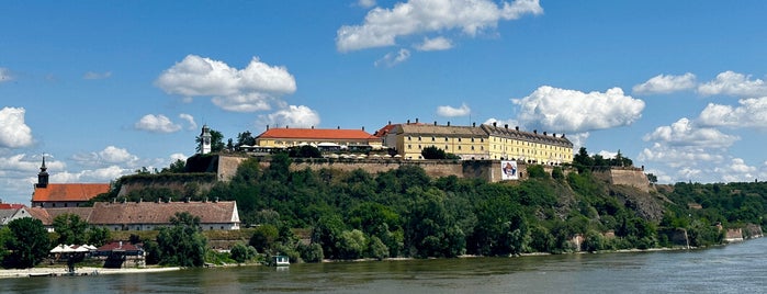 Most Varadinska duga is one of Novi Sad.