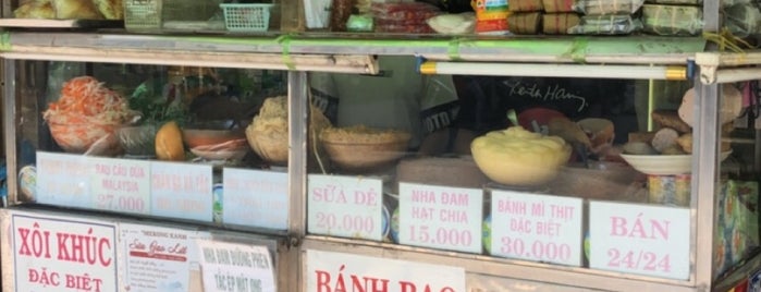 Banh Mi Sau Minh is one of Vie food.
