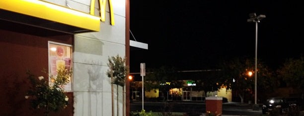 McDonald's is one of Orte, die Oliver gefallen.