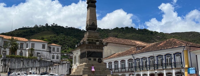 Estátua de Tiradentes is one of mayor.