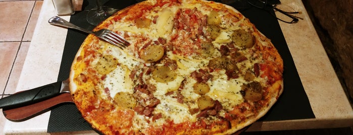 Pizza La Bella is one of Ницца.