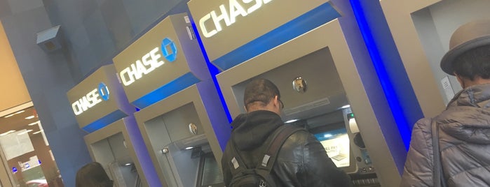 Chase Bank is one of Karla : понравившиеся места.