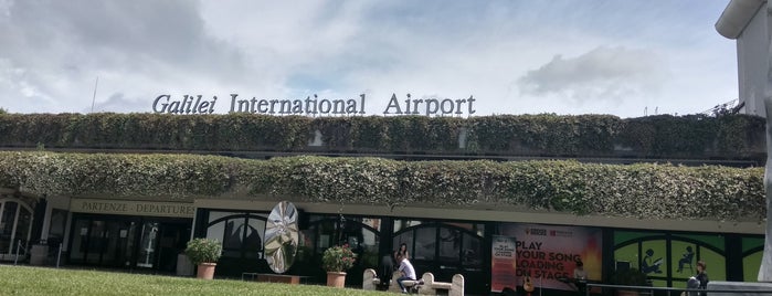 Flughafen Pisa (PSA) is one of Orte, die Massimo gefallen.