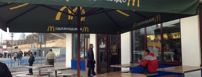 McDonald's is one of Lugares favoritos de Matthew.