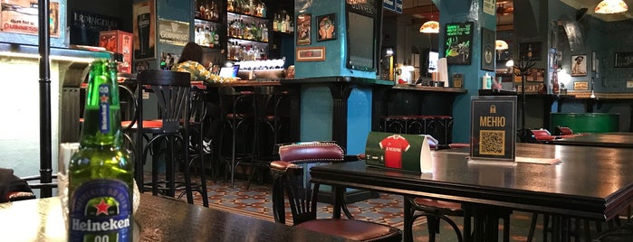 Harat's Pub is one of лучшие бары города.