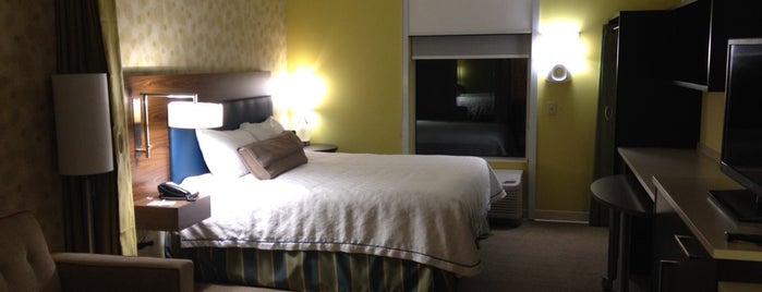 Home2 Suites by Hilton is one of Posti che sono piaciuti a Christopher.