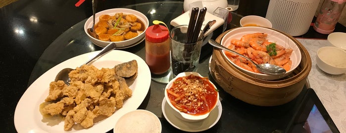 Jun Njan Restaurant is one of Recommended Chinese Restaurants ~.