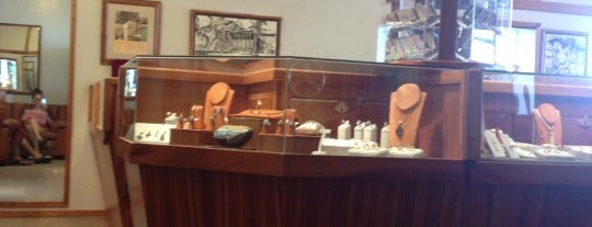 Big Island Jewelers is one of Aさんのお気に入りスポット.