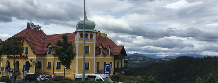 Oldtimer Autobahnrestaurant & Motorhotel Zöbern is one of WIFI gratis en el extranjero.