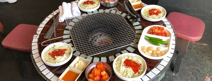 남들갈비 is one of 한국인이 사랑하는 오래된 한식당 100선.