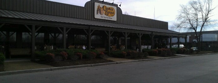 Cracker Barrel Old Country Store is one of สถานที่ที่ James ถูกใจ.