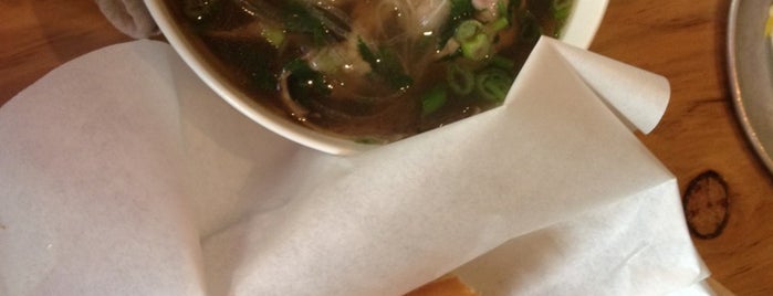 The Pho Bar is one of Seanさんのお気に入りスポット.