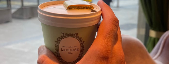 Ladurée is one of Maraさんのお気に入りスポット.