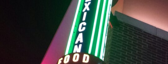 Uncle Julio's Fine Mexican Food is one of Posti che sono piaciuti a Athena.