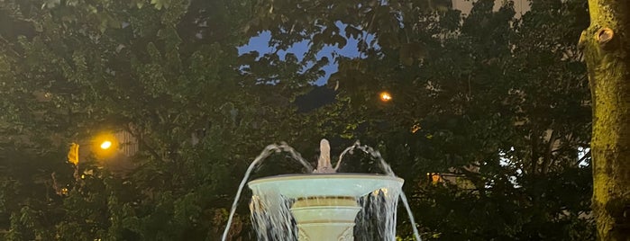 Plaza de Jado is one of visitar bilbao.