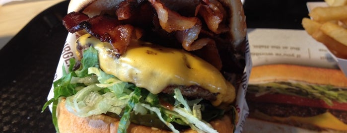 The Habit Burger Grill is one of สถานที่ที่บันทึกไว้ของ Ben.