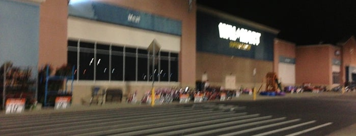 Walmart Supercenter is one of สถานที่ที่ Apoorv ถูกใจ.