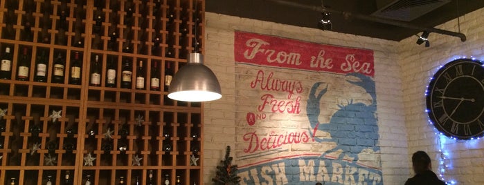 Boston Seafood & Bar is one of Alex : понравившиеся места.