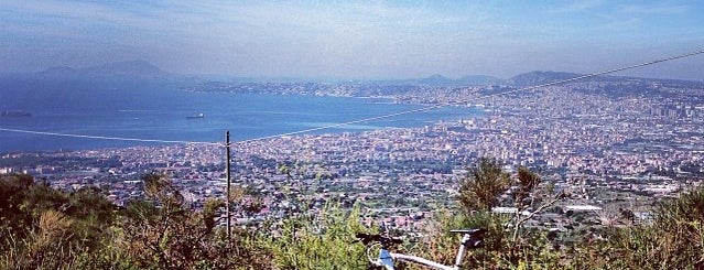 Parco nazionale del Vesuvio is one of Napoli - places.