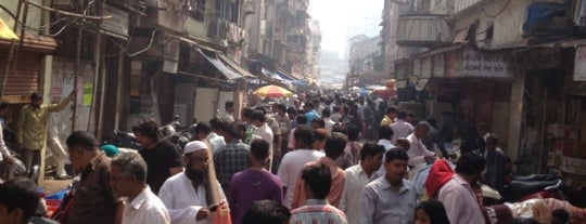 Chor Bazaar (Thieves' Market) is one of Mumbay Lifestyle Guide.