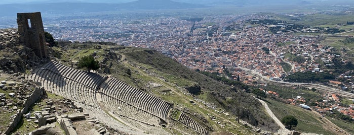 Akrapolis Antik Tiyatro is one of İzmir.