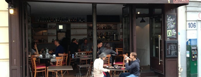 La Boîte aux Lettres is one of Martyrs Lepic Abbesses Caulaincourt Montmartre.