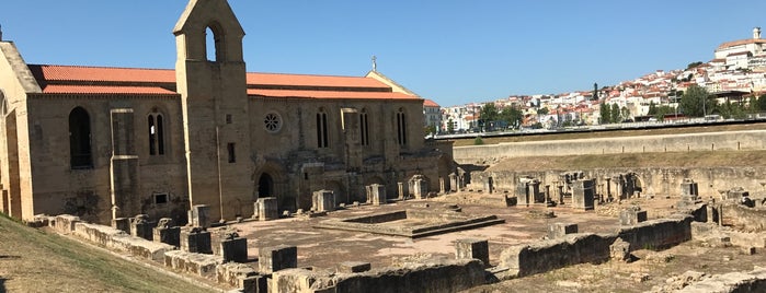 Mosteiro de Santa Clara-a-Velha is one of Lieux qui ont plu à Paolo.