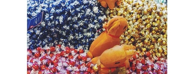 Lindt is one of Mauro : понравившиеся места.