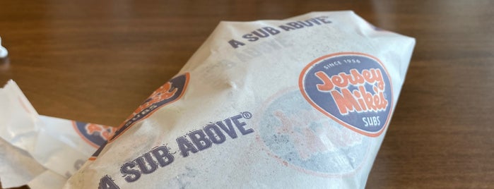 Jersey Mike's Subs is one of Posti che sono piaciuti a Michael.
