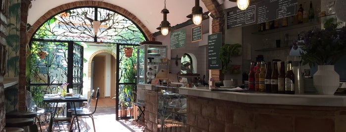 Bluebell Coffee Co is one of Valencia!.