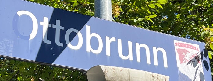 S Ottobrunn is one of München S-Bahnlinie 7.