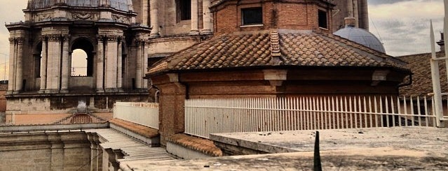 Basilique Saint-Pierre du Vatican is one of My places to visit in Rome.