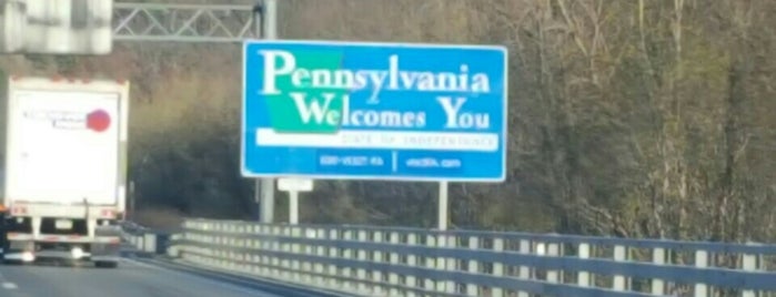 NY/PA BORDER is one of Rick Eさんのお気に入りスポット.