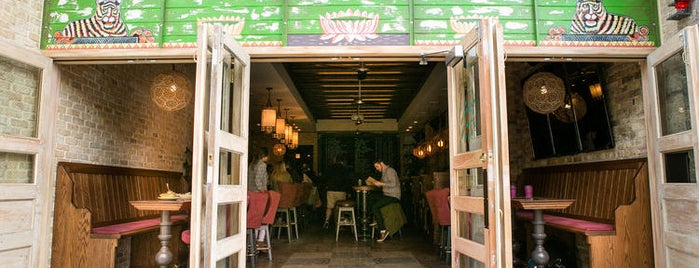 Pub Royale is one of Tempat yang Disimpan Patrick.